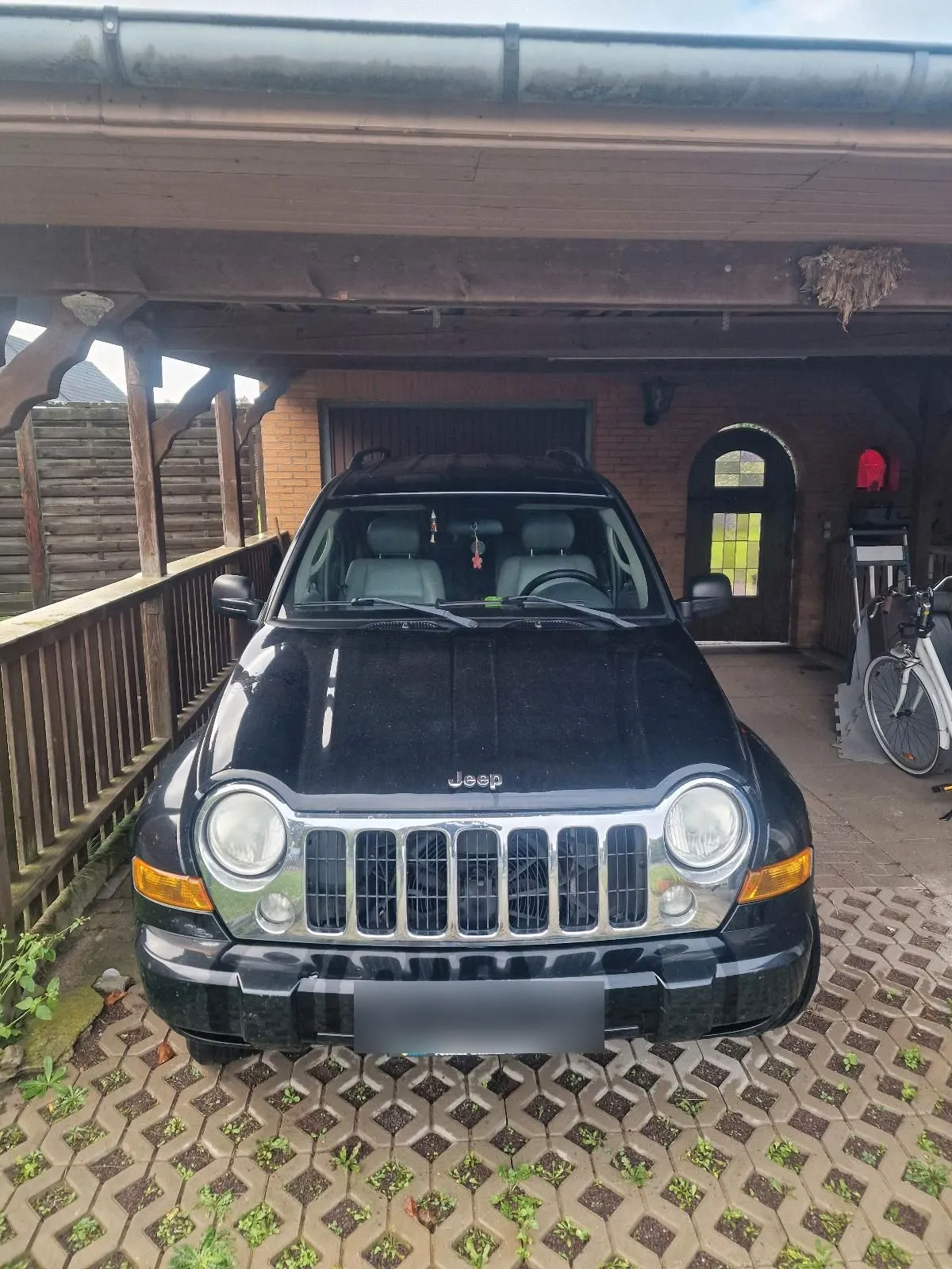 Jeep Grand Cherokee 2.8 CRD Automatik 4x4 mit Leder und AHK, foto 1
